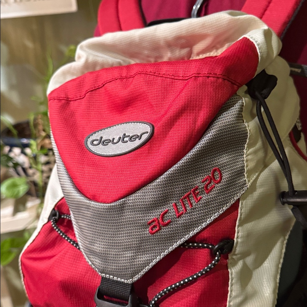 Deuter AC Lite 20L hiking backpack. Excellent condition. - Picture 2 of 7